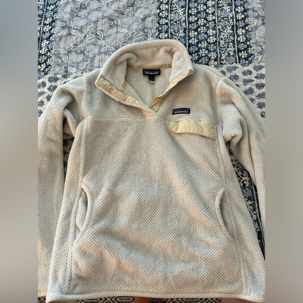 Cream Patagonia Fleece